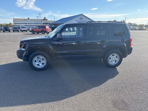 Used 2016 Jeep Patriot Sport w/ Power Value Group image 4