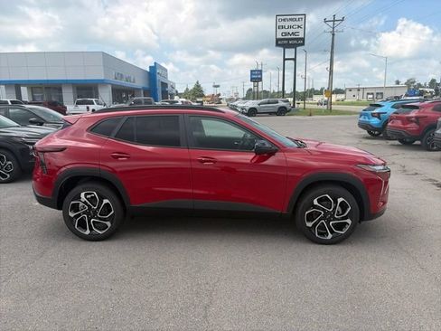New 2026 Chevrolet Trax RS w/ Driver Confidence Package FWD image 7