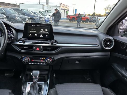 Used 2019 Kia Forte S w/ S Premium Package image 19