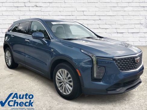 Certified 2024 Cadillac XT4 Luxury FWD image 5