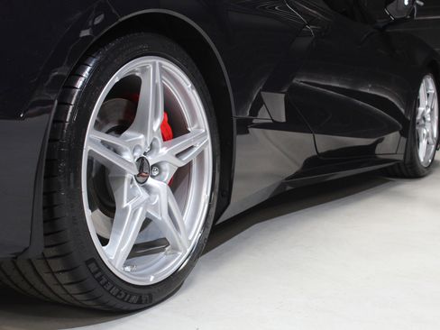 Used 2024 Chevrolet Corvette Stingray Coupe w/ Z51 Performance Package image 27