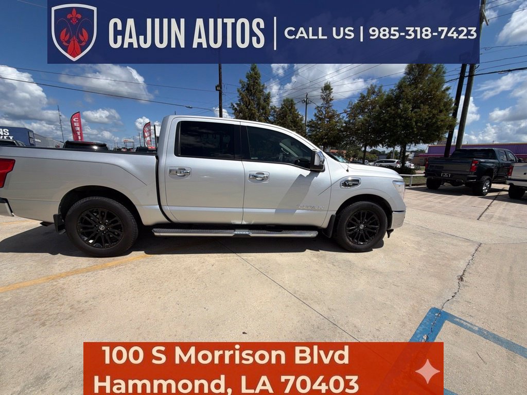 Used 2017 Nissan Titan SL w/ SL Towing Convenience Package RWD image 9