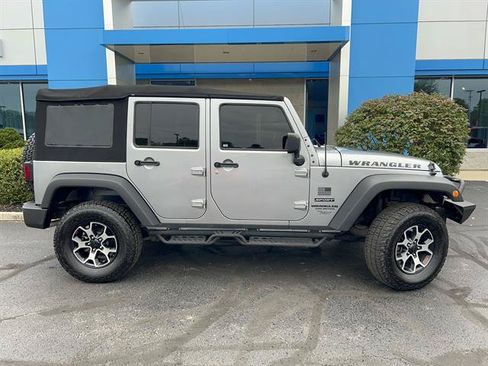 Used 2017 Jeep Wrangler Unlimited Sport w/ Quick Order Package 24S AWD/4WD image 8