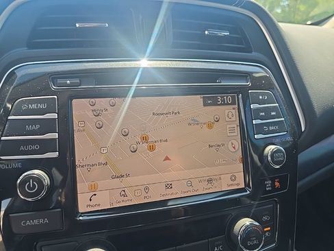 Used 2022 Nissan Maxima Platinum FWD image 11