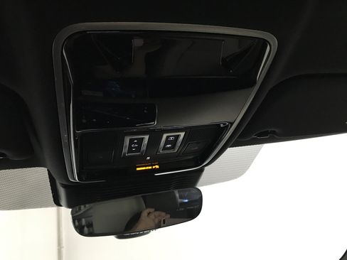 Used 2023 Land Rover Range Rover Velar S image 20