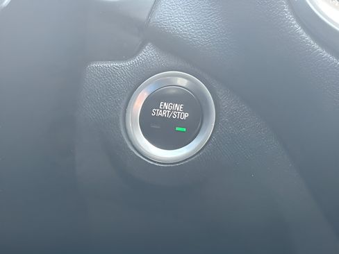 Used 2022 Chevrolet Equinox LT FWD image 24