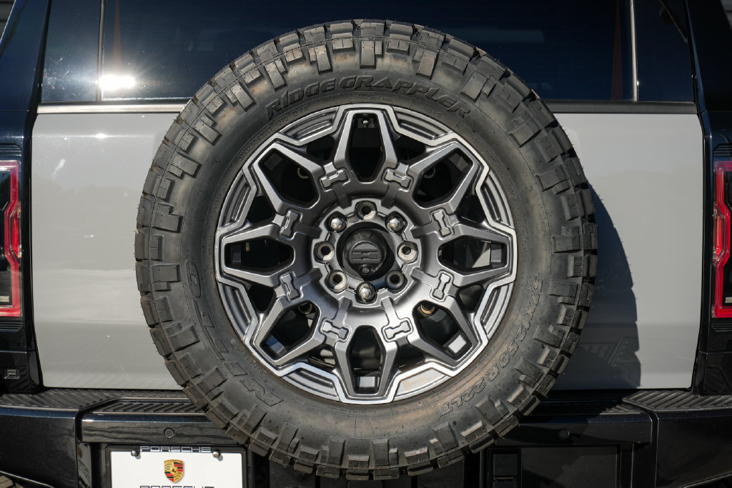 Used 2025 GMC Hummer EV 3X AWD/4WD image 17