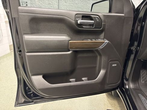 Used 2019 Chevrolet Silverado 1500 LT Trail Boss image 14