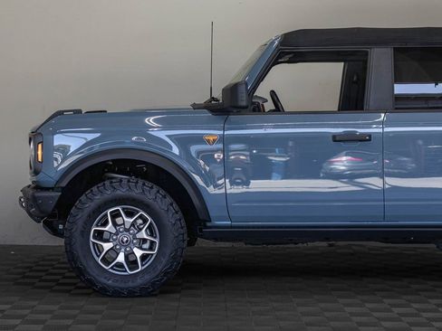 Used 2022 Ford Bronco Badlands image 8