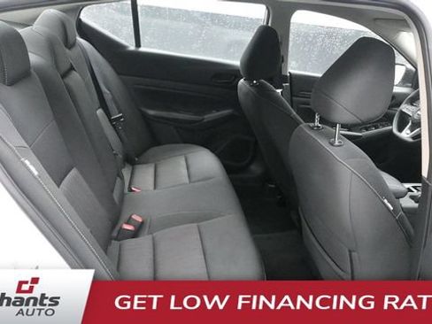 Used 2025 Nissan Altima 2.5 SV FWD image 14