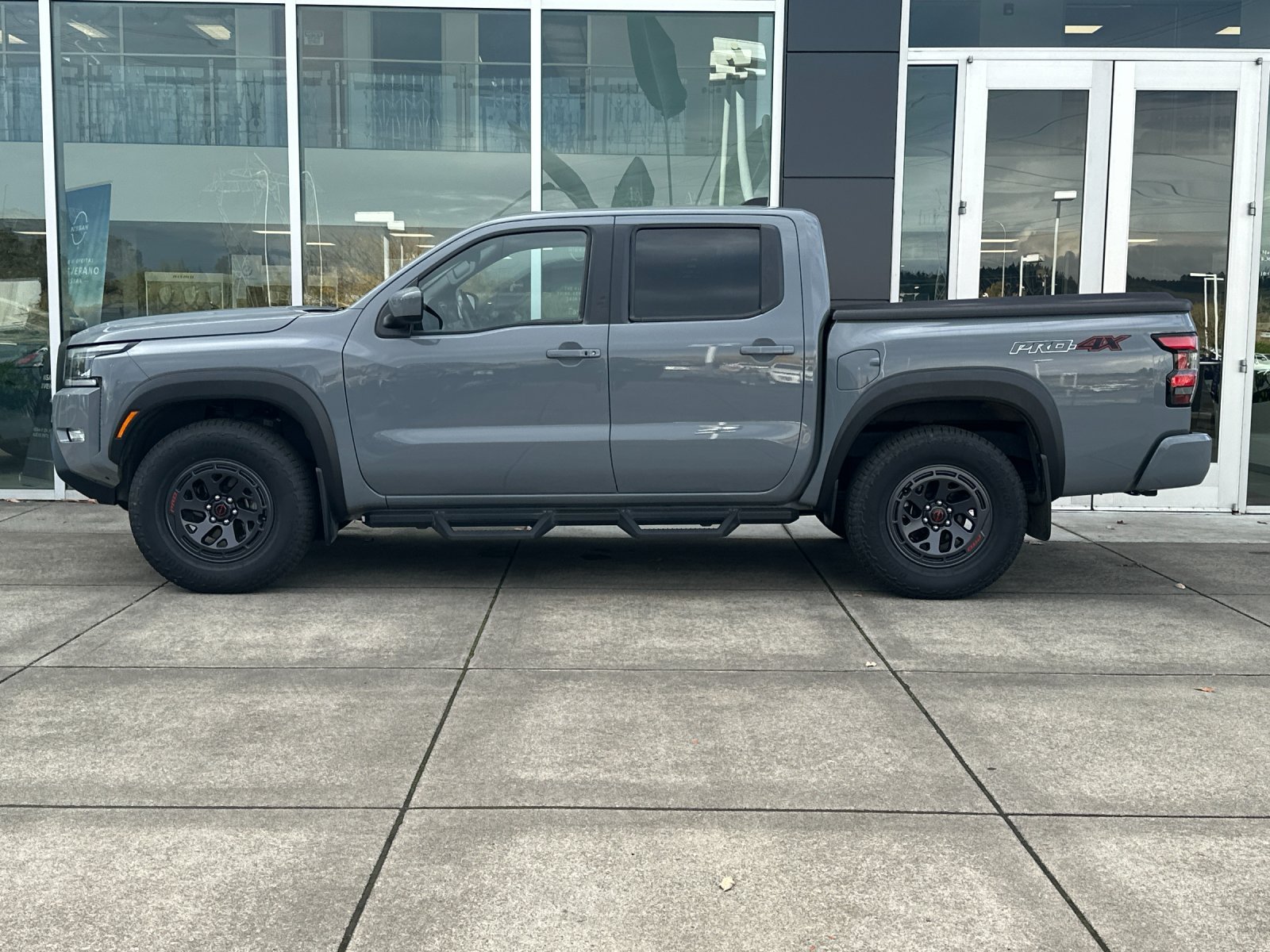 Used 2022 Nissan Frontier PRO-4X w/ Technology Package AWD/4WD image 7