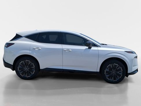 Used 2025 Nissan Murano Platinum w/ Cargo Package AWD/4WD image 3
