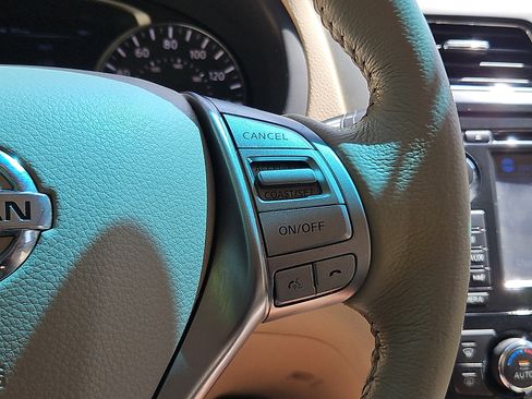 Used 2013 Nissan Altima 2.5 SL w/ Technology Pkg FWD image 21