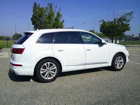 Used 2018 Audi Q7 3.0T Premium Plus w/ Premium Plus Package AWD/4WD image 11