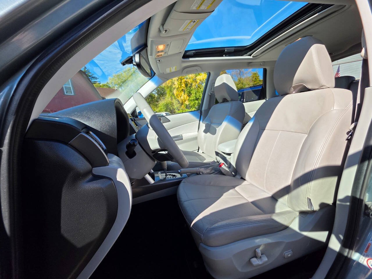 Used 2012 Subaru Forester 2.5X Limited AWD/4WD image 8
