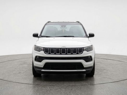 Used 2025 Jeep Compass Limited image 2