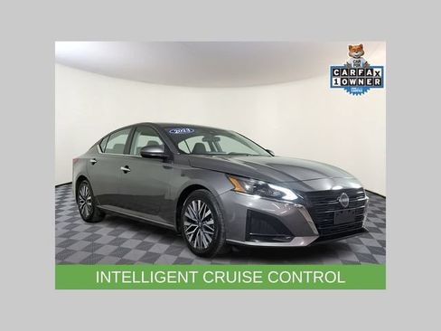 Used 2023 Nissan Altima 2.5 SV w/ SV Premium Package FWD image 1