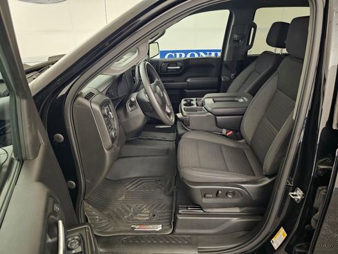 Used 2022 Chevrolet Silverado 1500 Custom Trail Boss AWD/4WD image 4