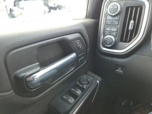 Used 2022 GMC Sierra 2500 SLT image 17