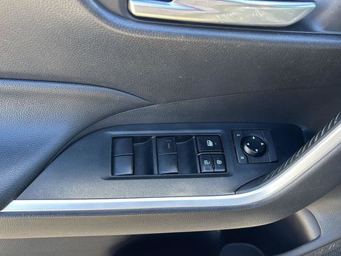 Used 2020 Toyota RAV4 XLE w/ Convenience Package image 28