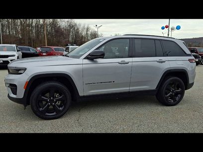Used 2023 Jeep Grand Cherokee Altitude