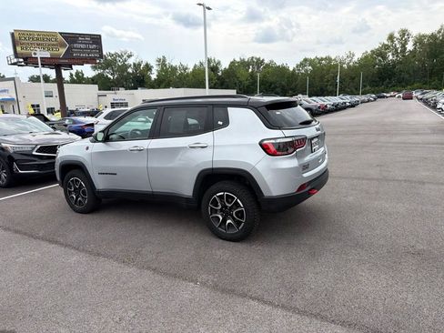 Used 2025 Jeep Compass Trailhawk AWD/4WD image 7