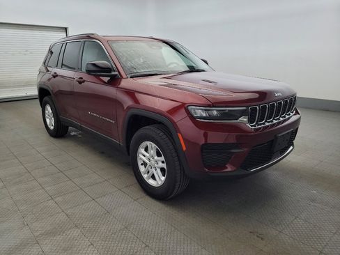 Used 2023 Jeep Grand Cherokee Laredo image 13