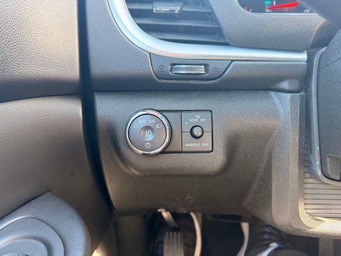 Used 2013 Chevrolet Traverse LT FWD image 19