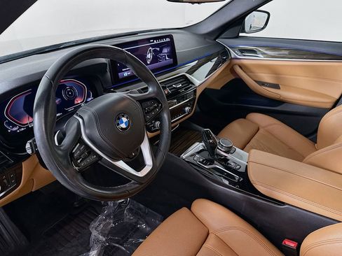Used 2021 BMW 530i xDrive w/ Convenience Package AWD/4WD image 14