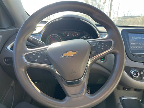 Used 2016 Chevrolet Malibu Hybrid image 15