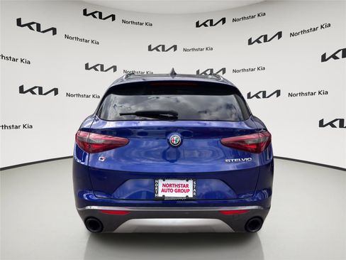 Used 2022 Alfa Romeo Stelvio Ti image 5