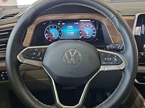 New 2026 Volkswagen Atlas SE FWD image 38
