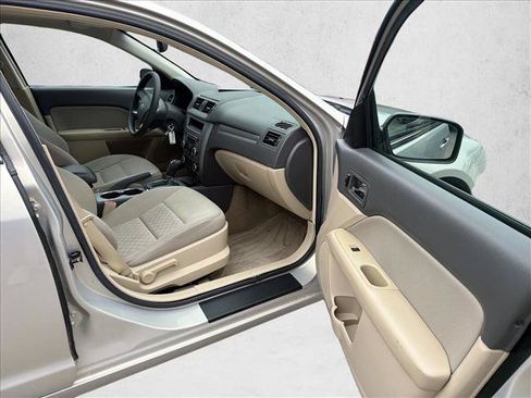 Used 2010 Ford Fusion SE FWD image 20