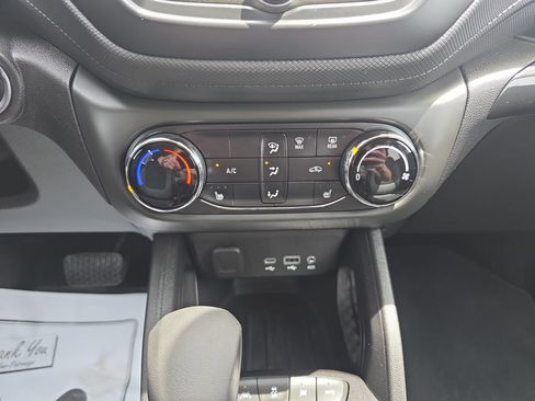 Used 2022 Chevrolet TrailBlazer LT AWD/4WD image 20