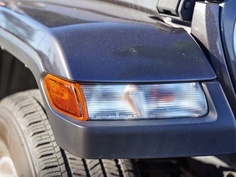 Used 2022 Jeep Wrangler Unlimited Sahara image 8