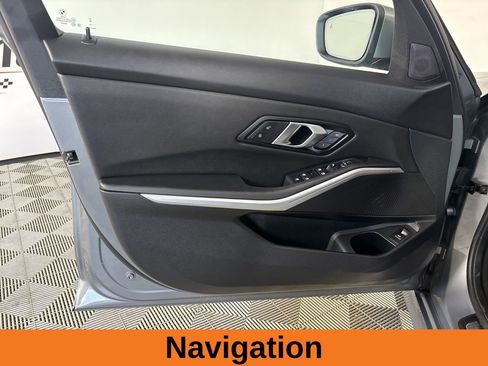 Used 2025 BMW 330i xDrive Sedan image 9