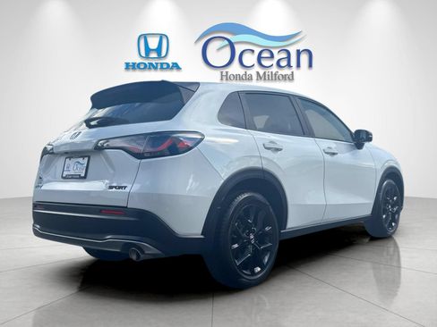 Used 2024 Honda HR-V Sport image 3