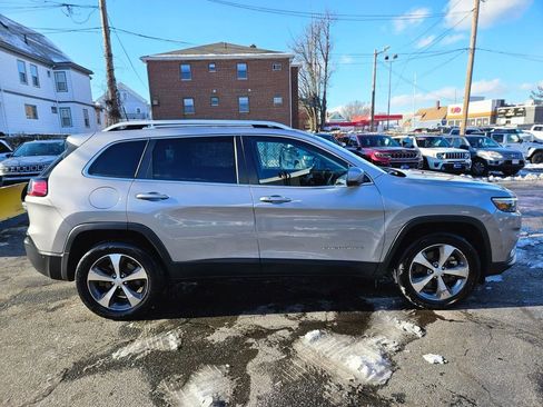 Used 2021 Jeep Cherokee Limited image 6