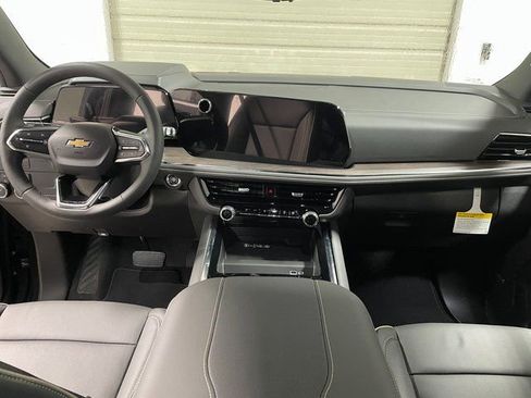 New 2026 Chevrolet Suburban Premier image 13