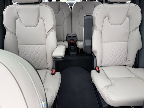 New 2026 Volvo XC90 B6 Plus image 10