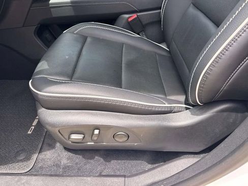 Used 2025 GMC Acadia Denali w/ Super Cruise Package AWD/4WD image 24