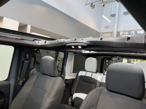 Used 2025 Jeep Wrangler Sport S w/ Convenience Group image 30