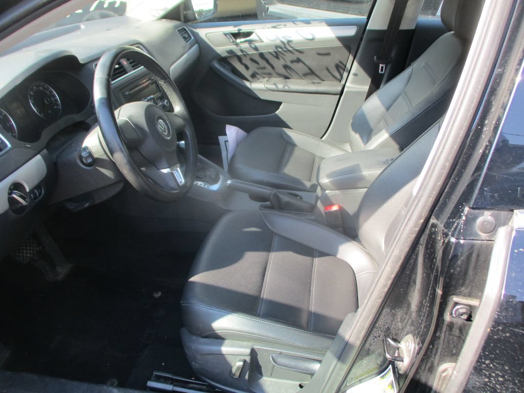 Used 2013 Volkswagen Jetta SE FWD image 8