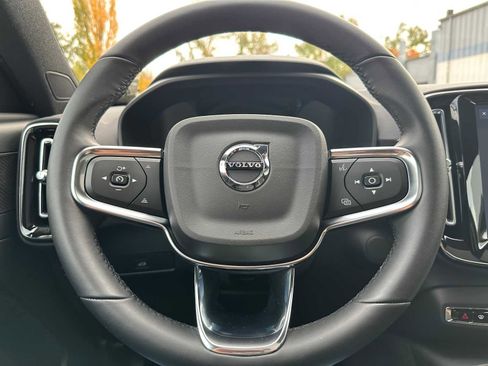 Certified 2023 Volvo C40 P8 Recharge Ultimate w/ Protection Package Premier image 23