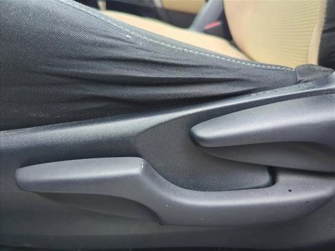 Used 2018 Toyota RAV4 XLE FWD image 28