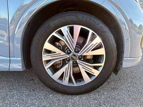 Used 2023 Audi Q4 e-tron Premium Plus w/ Premium Plus image 42