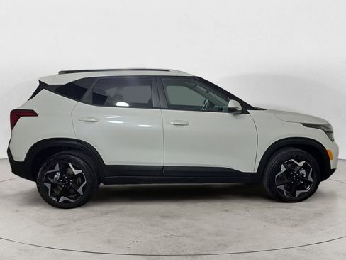 Used 2025 Kia Seltos S AWD/4WD image 6