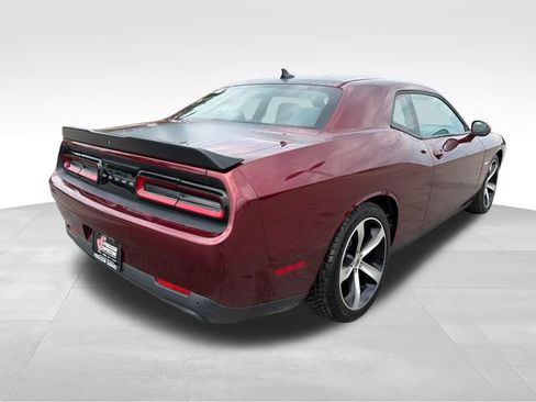 Used 2017 Dodge Challenger R/T RWD image 7
