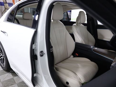 Used 2025 Mercedes-Benz E 450 4MATIC Sedan image 49