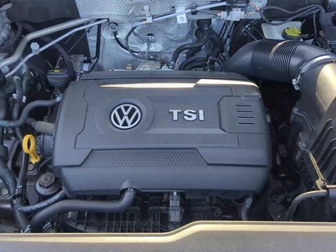 Certified 2022 Volkswagen Atlas Cross Sport SEL R-Line image 15